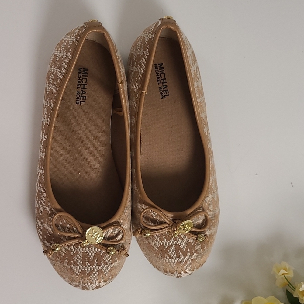 Michael Kors Flats Shoes Slip On - Ladies 3 - Picture 8 of 10